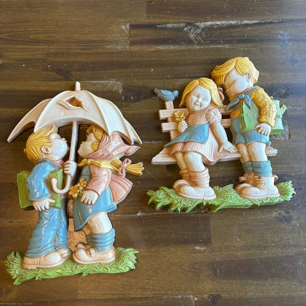 Vintage Homco Wall Plaques Decor Boy Girl w/Umbrella on Bench Made in USA 70’s